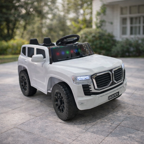 صورة سيارة أطفال كهربائية بتصميم أنيق وحجم مناسب